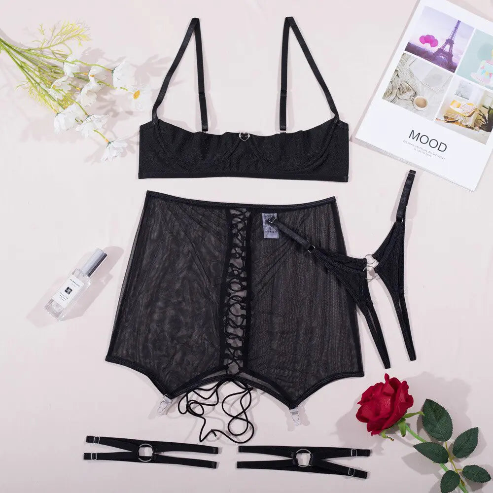 Passion Dévoilée – Lingerie Audacieuse